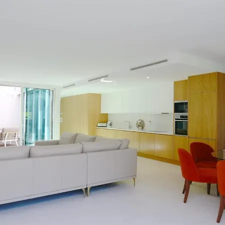 Terese-cleverdetails, Vilamoura, Sleeps 6, Luxury, Walking Distance Villa *