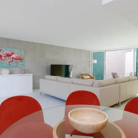 Terese-cleverdetails, Vilamoura, Sleeps 6, Luxury, Walking Distance Villa *