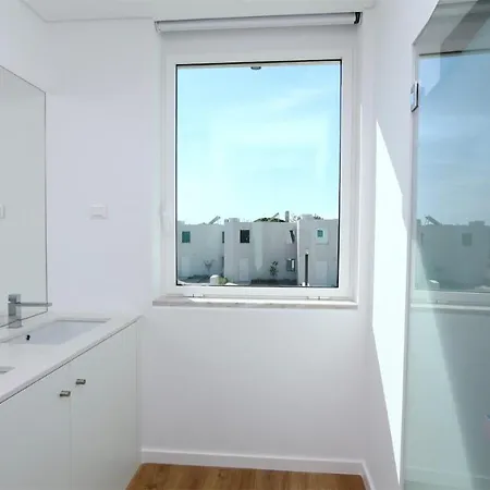 Terese-cleverdetails, Vilamoura, Sleeps 6, Luxury, Walking Distance Villa *