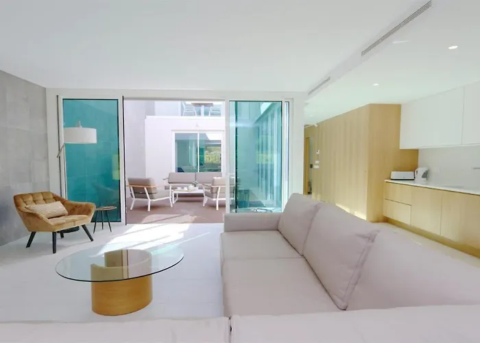 Terese-cleverdetails, Vilamoura, Sleeps 6, Luxury, Walking Distance *